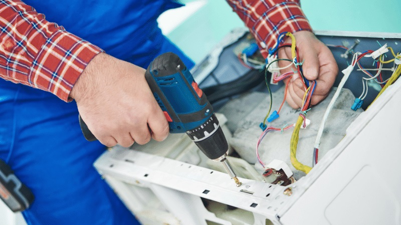 Kaynarca Mitsubishi Mitsubishi çamaşır makinesi kart tamiri – Su almama arızası orijinal parça ile giderildi. - Teknik servis örneği